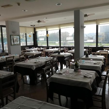 Sestosenso Food Drink Sleep Ristorante Pizzeria Alloggi Cesena Bagian luar foto